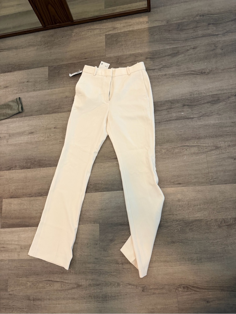 Aritzia Straight-Leg Jeans in Cream